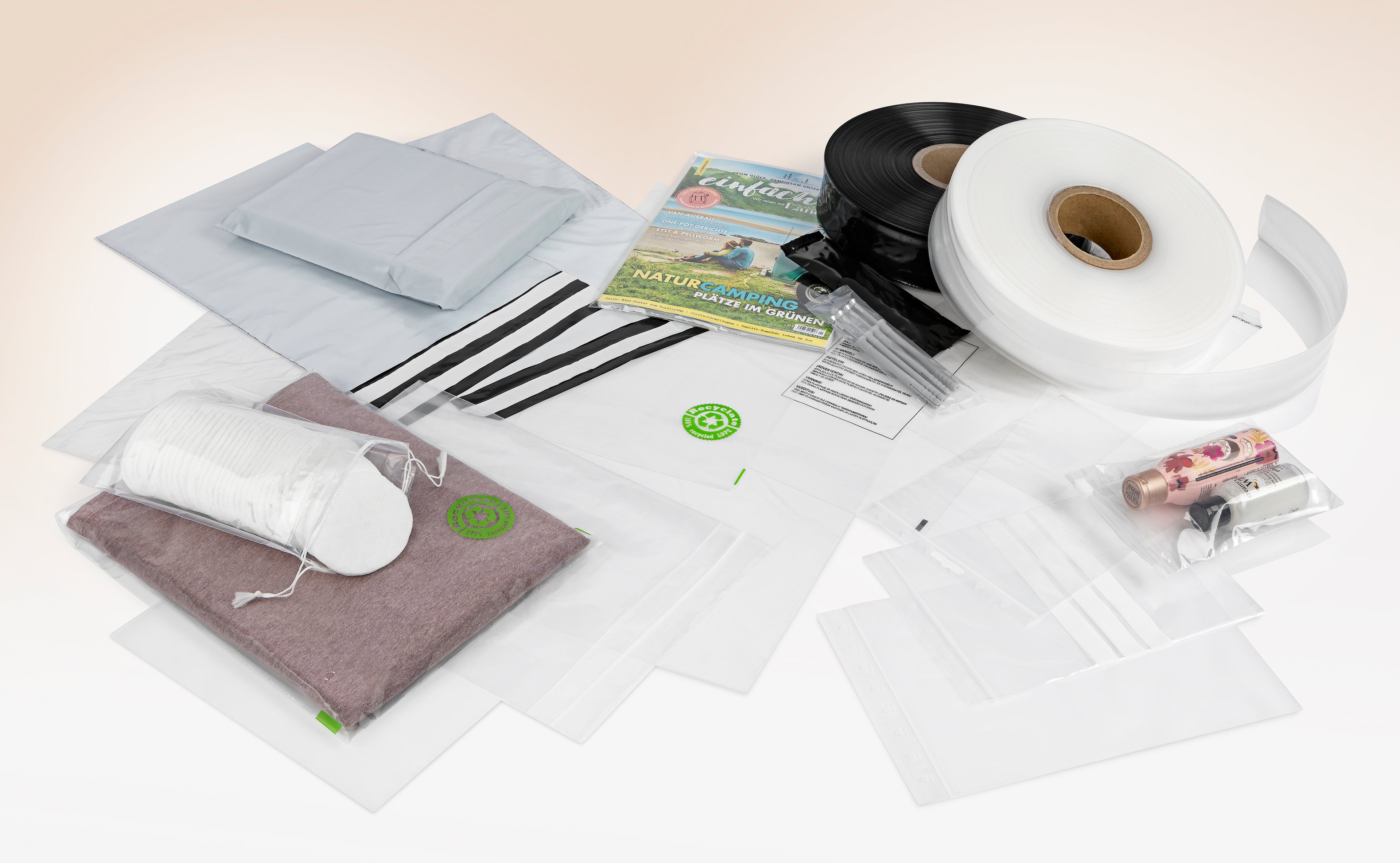 Gruppenbild Verpackungsmittel, diverse Beutel aus Plastik und Rezyklat